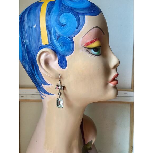 Vintage Silvertone Rhinestone Bow Earrings - Picture 8 of 11